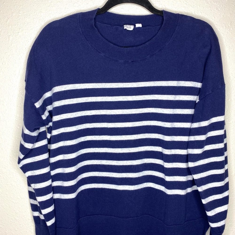 GAP sweater. ❤️ Size XL. Good condition. Color: Dark blue with gray stripes - Picture 4 of 6